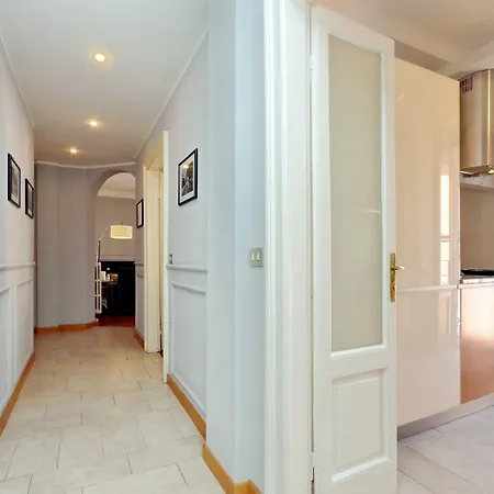 Altido Austere Elegance Appartement Milaan