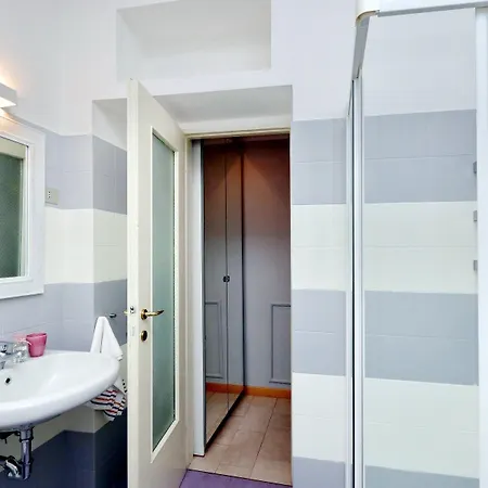 Appartement Altido Austere Elegance