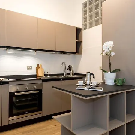 Apartment Altido Austere Elegance