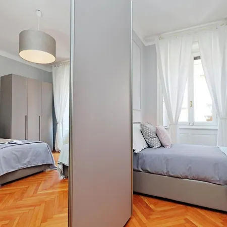 Altido Austere Elegance Apartment Milan