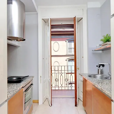 Altido Austere Elegance Apartment Milan