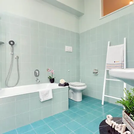 Apartment Altido Austere Elegance Milan